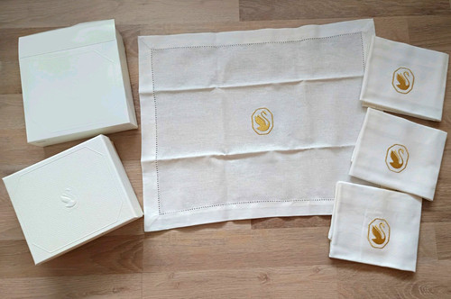 Swarovski 4xplatzsets aus - swarovski,